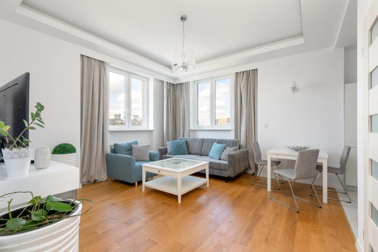 Przestronny Apartament Z Widokiem Na Miasto W Warszawie Варшава Экстерьер фото